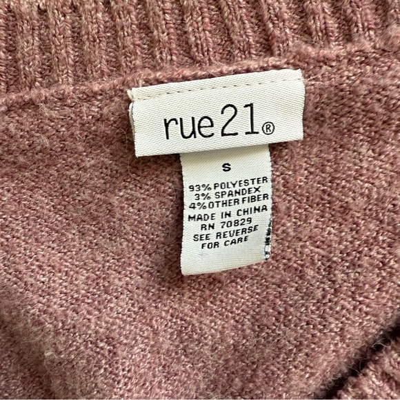 Rue21‎ Dusty Rose Distressed V-Neck Sweater - Picture 3 of 4